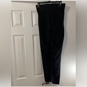 Shape FX Black High Waisted Leggings Size Small